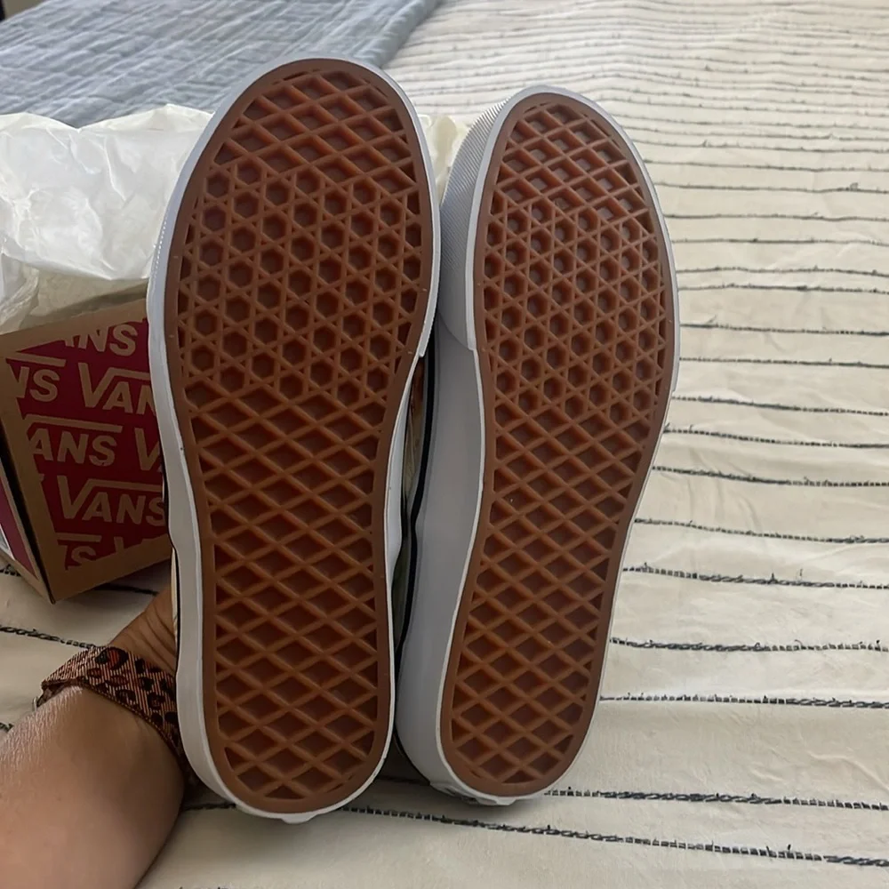 Vans slip ons - get outdoors marshmallow